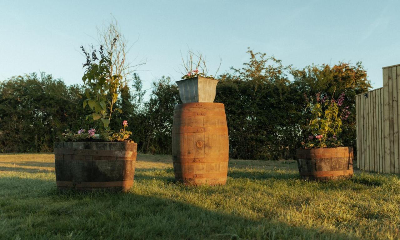 Glamping In Wiltshire The Green Knoll Is A Charm Chippenham  Exteriér fotografie