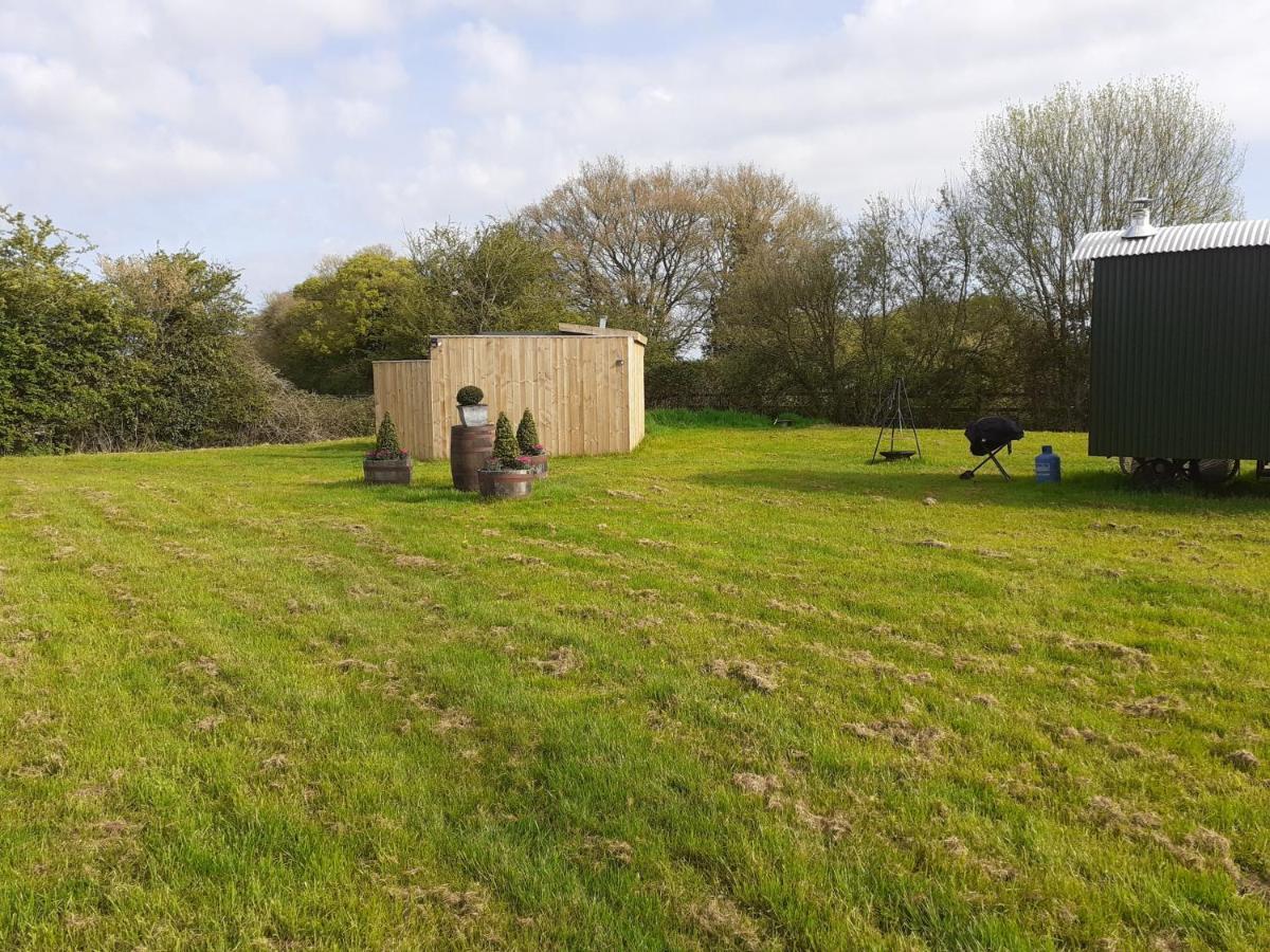 Glamping In Wiltshire The Green Knoll Is A Charm Chippenham  Exteriér fotografie