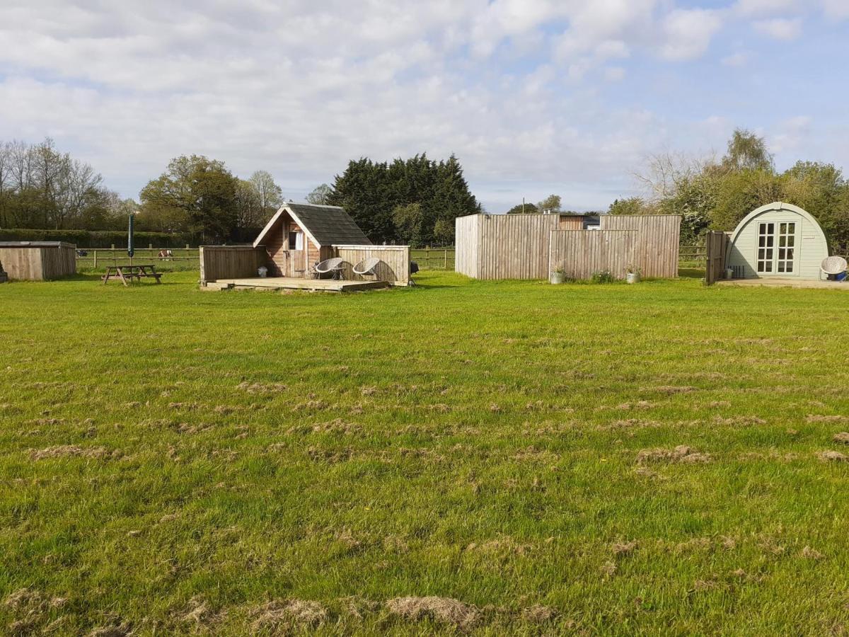 Glamping In Wiltshire The Green Knoll Is A Charm Chippenham  Exteriér fotografie